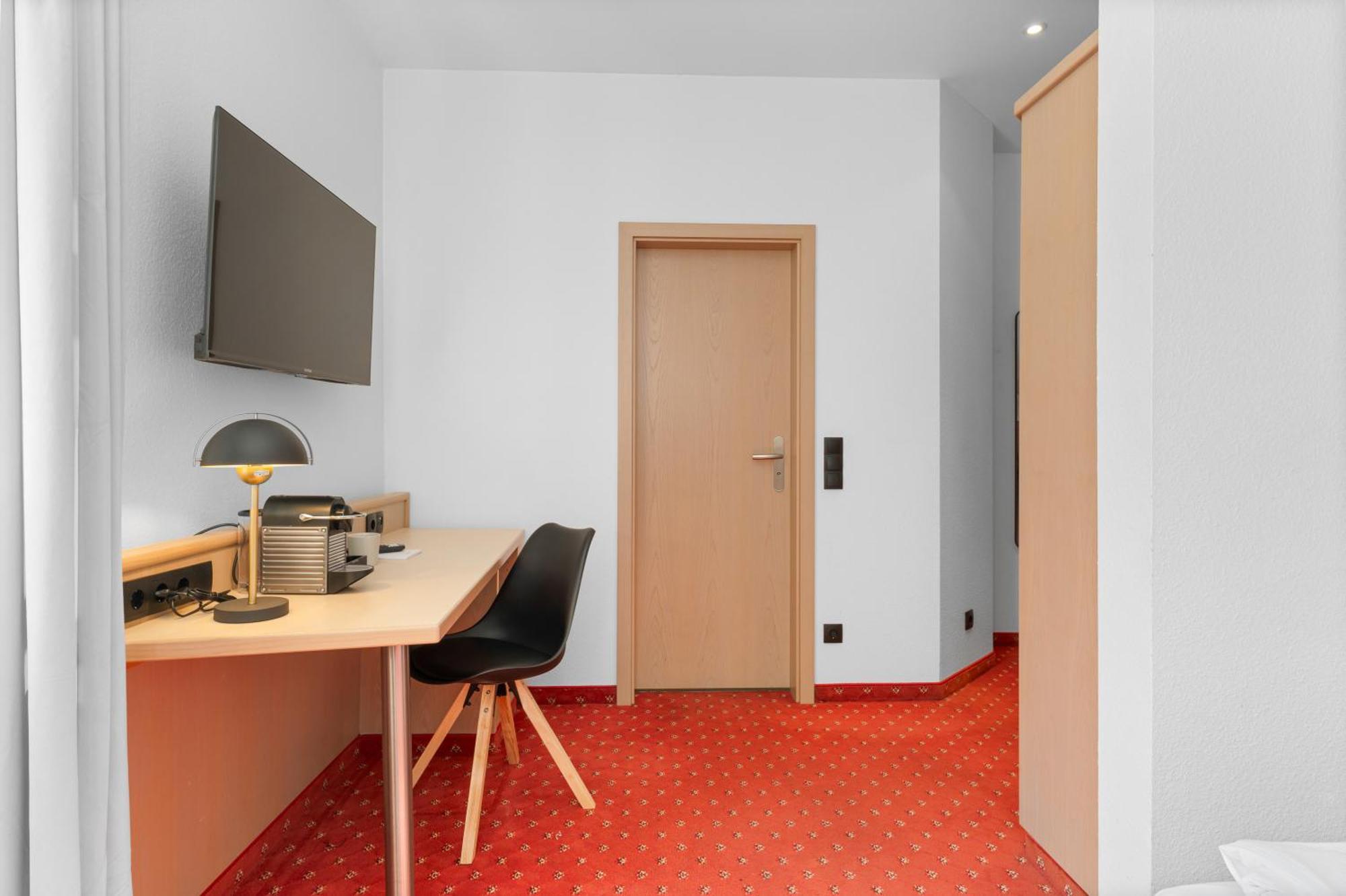 Couette-café Steiners Airport-messe 2*