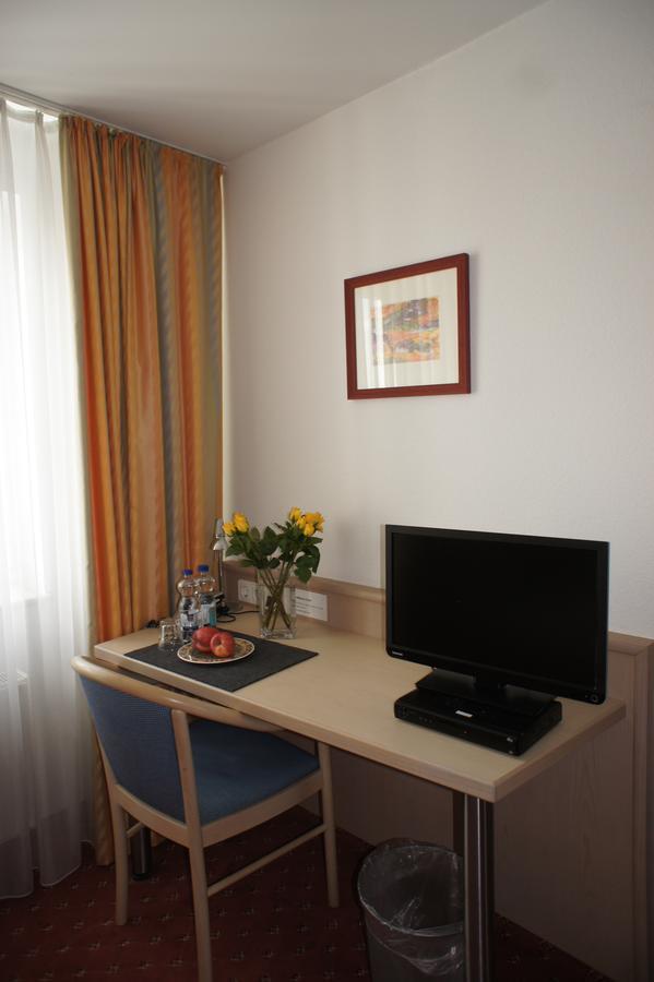 Steiners Airport-messe Couette-café 2*