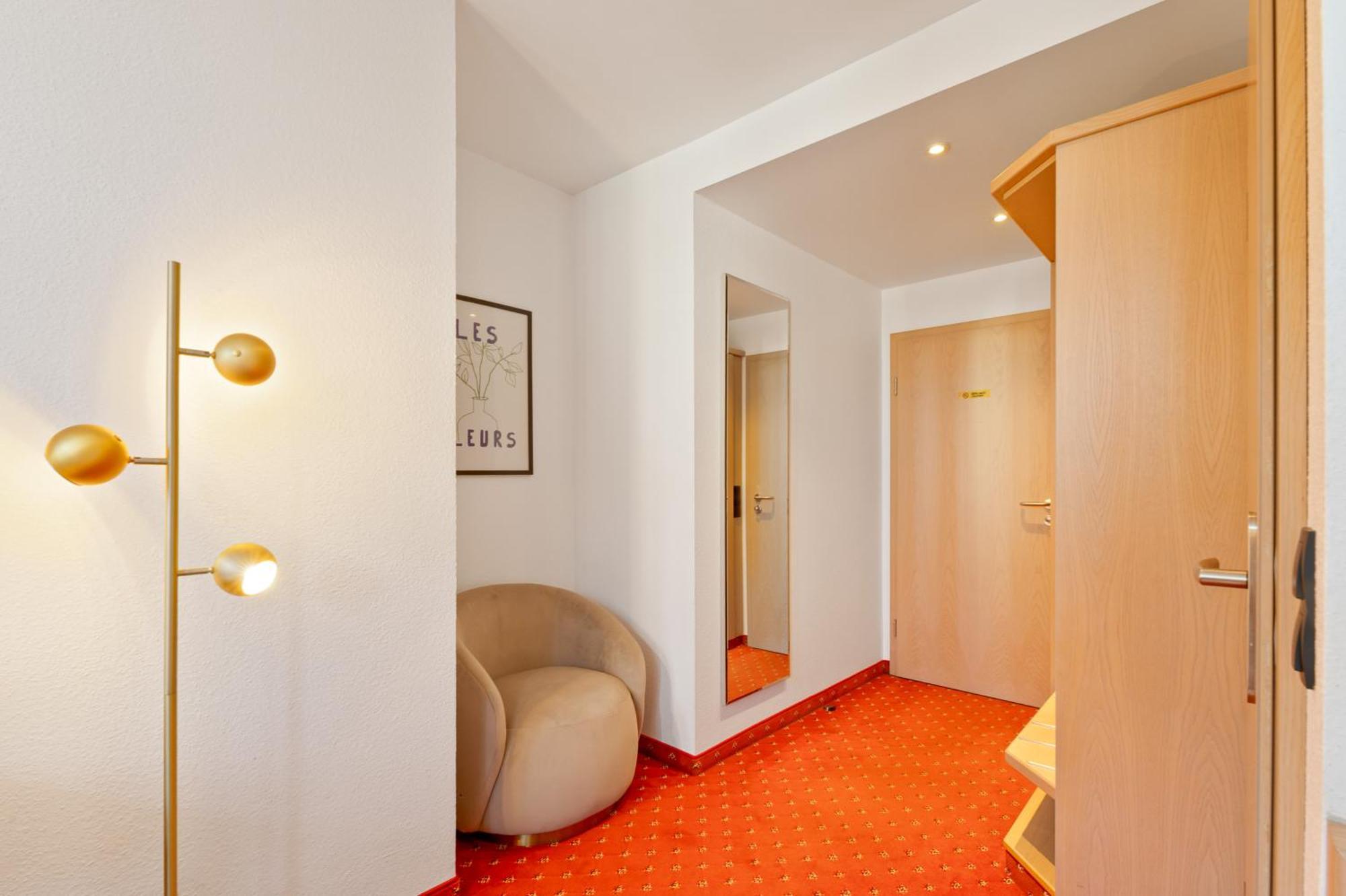 Steiners Airport-messe Bed & Breakfast 2*